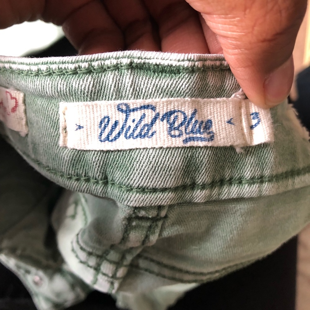 Wild Blue Juniors green skinny jeans - Picture 6 of 6